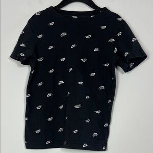 Nike Kids‎ Black and White Small Nike Logo T-Shirt Boys Size 5